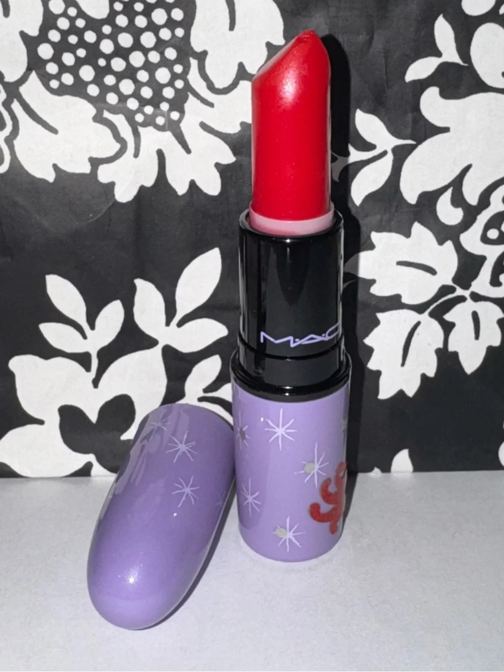 Mac Kanga Rouge-Dame Edna
